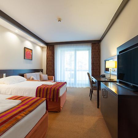 Hotel Pagony Wellness Ньиредьхаза Экстерьер фото