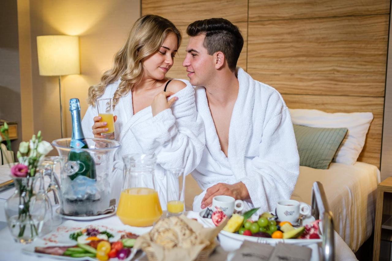 Hotel Pagony Wellness Ньиредьхаза Экстерьер фото