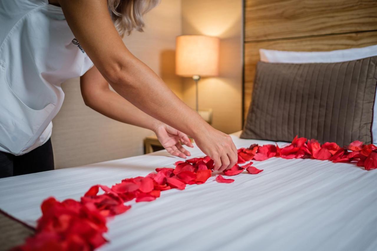 Hotel Pagony Wellness Ньиредьхаза Экстерьер фото