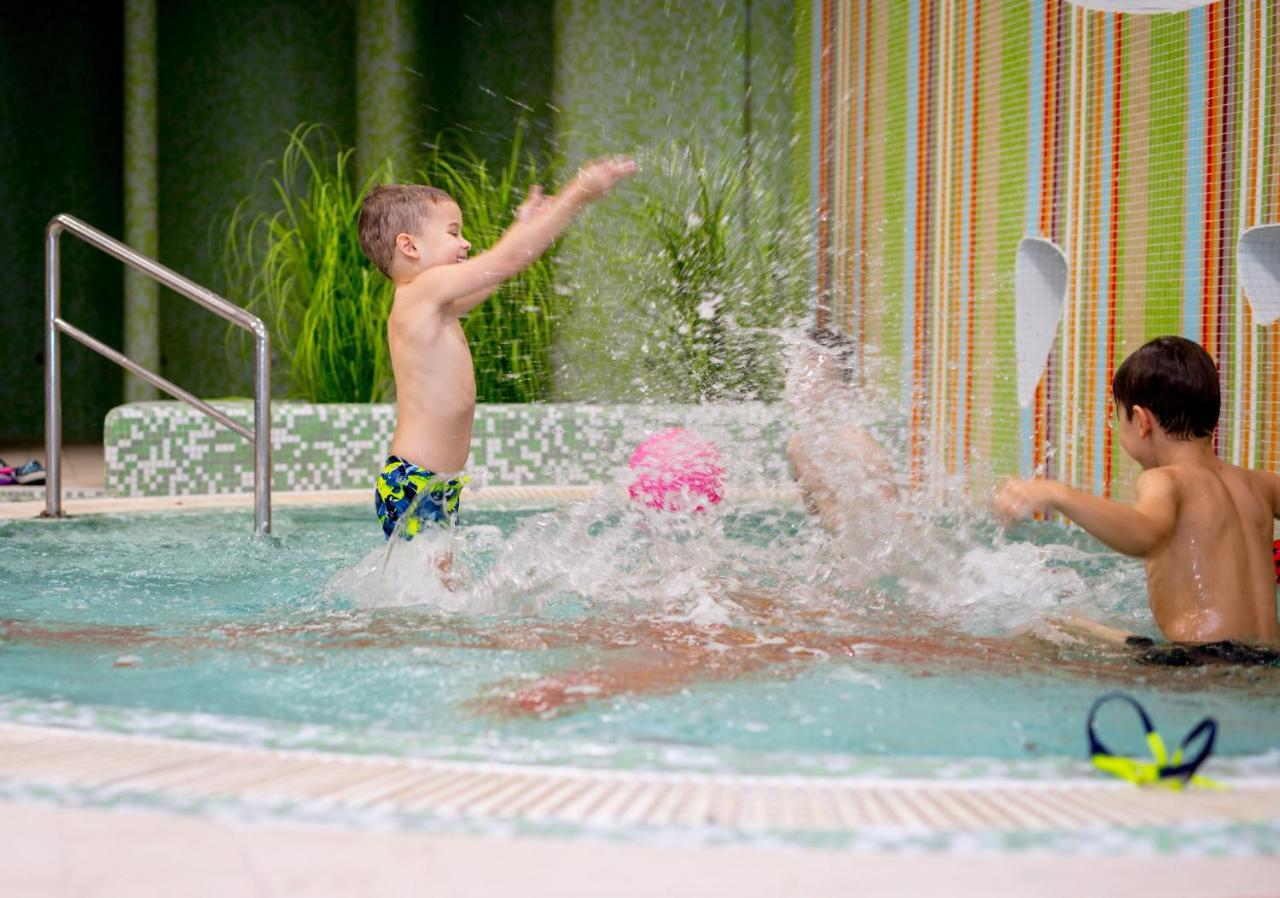 Hotel Pagony Wellness Ньиредьхаза Экстерьер фото