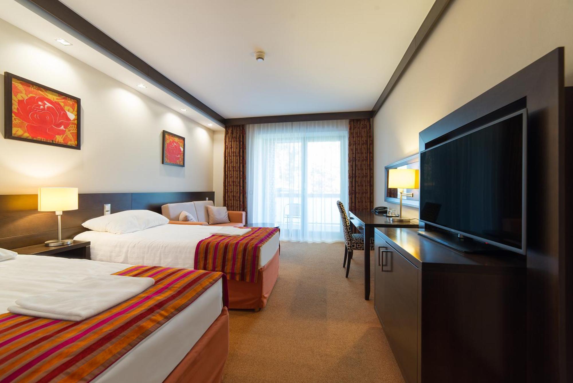 Hotel Pagony Wellness Ньиредьхаза Экстерьер фото