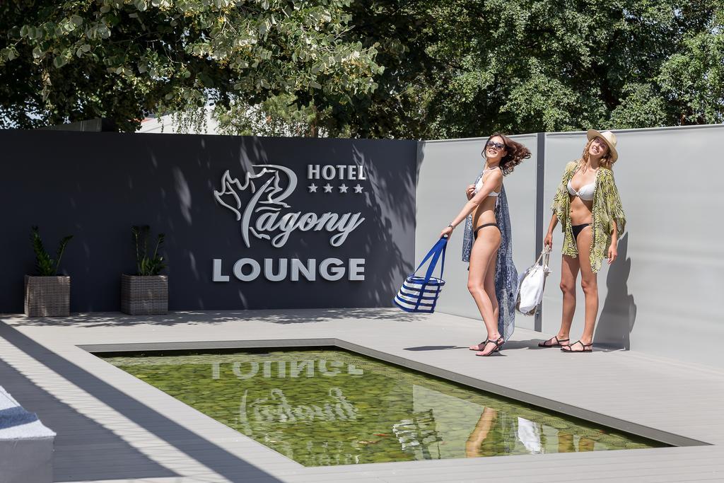 Hotel Pagony Wellness Ньиредьхаза Экстерьер фото
