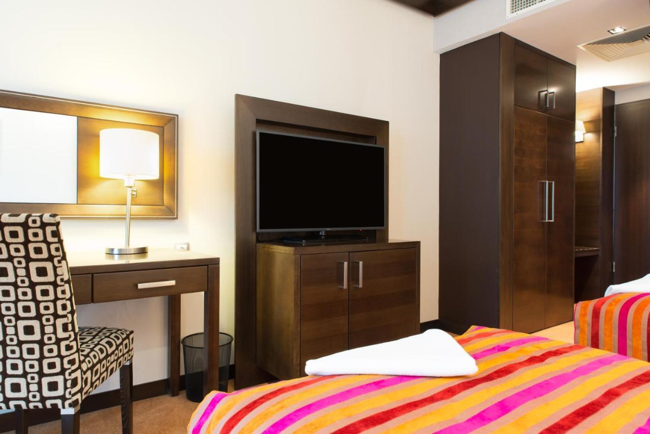 Hotel Pagony Wellness Ньиредьхаза Экстерьер фото