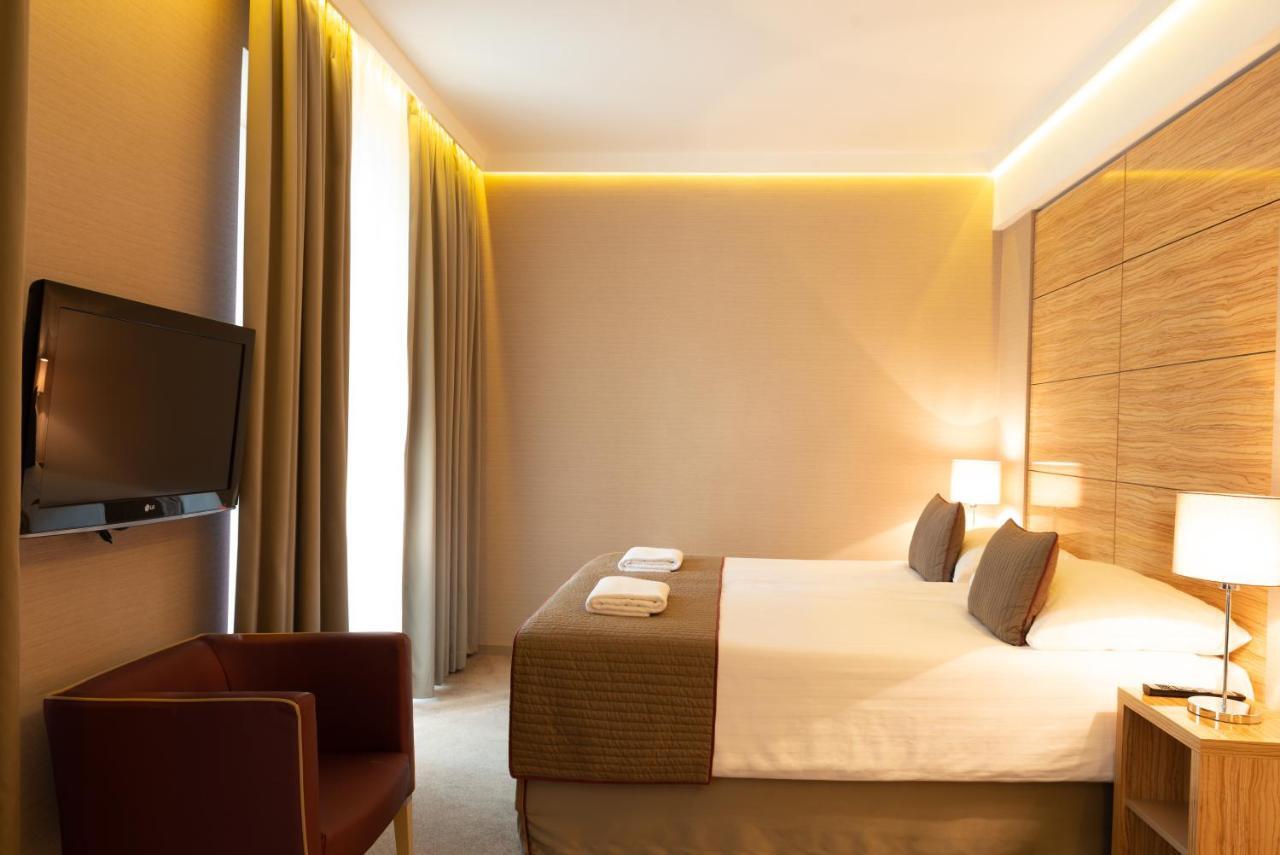 Hotel Pagony Wellness Ньиредьхаза Экстерьер фото
