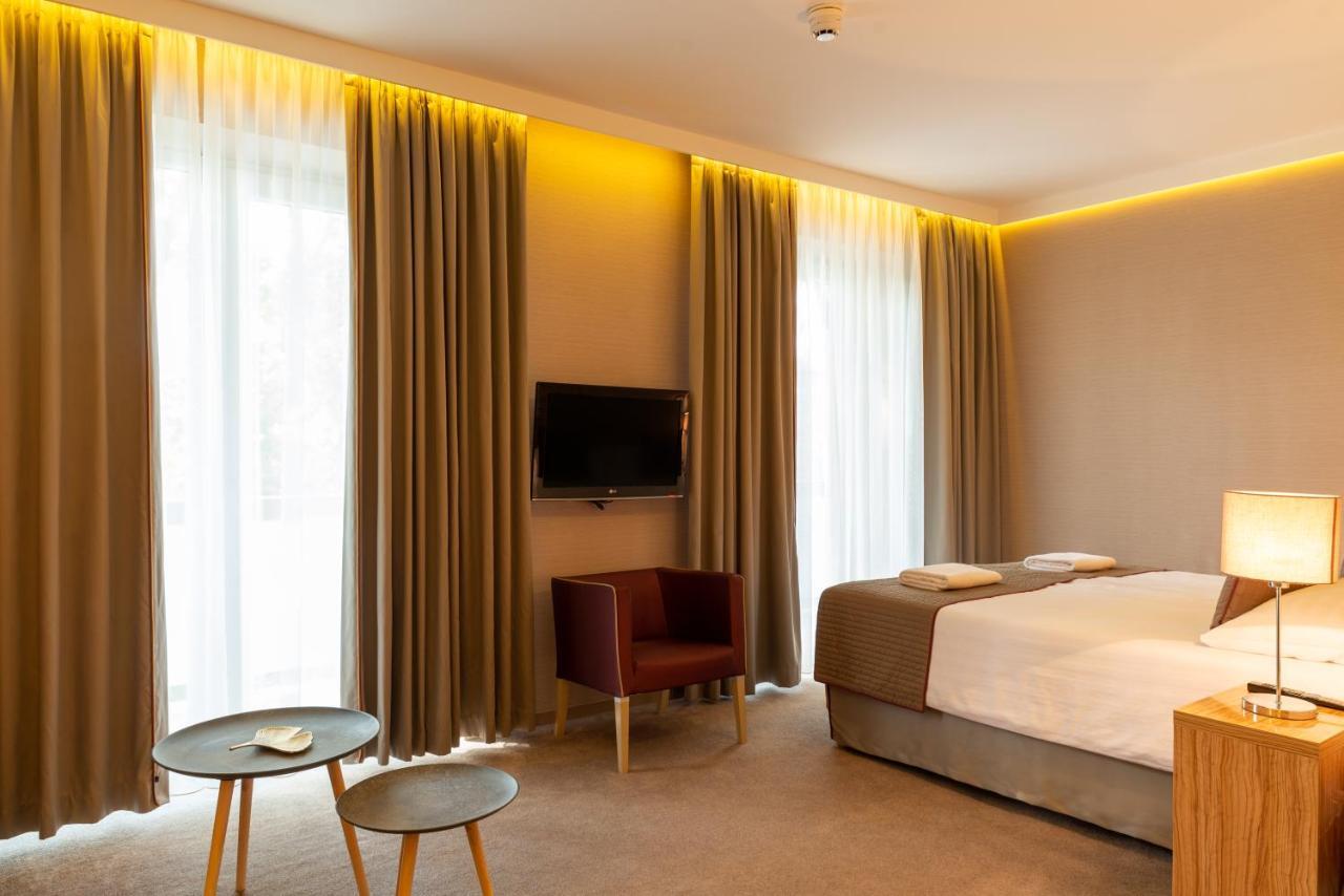 Hotel Pagony Wellness Ньиредьхаза Экстерьер фото
