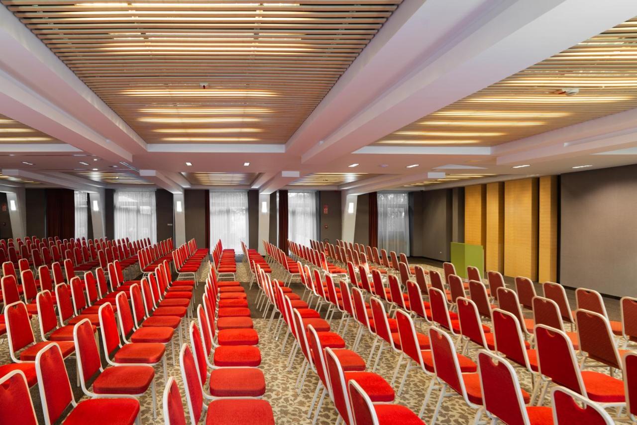 Hotel Pagony Wellness Ньиредьхаза Экстерьер фото